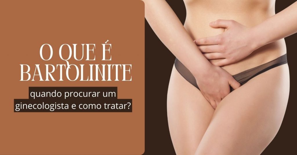 Mulher segurando a região íntima com as mãos, representando desconforto ginecológico, com fundo neutro, simbolizando preocupação com a saúde íntima.